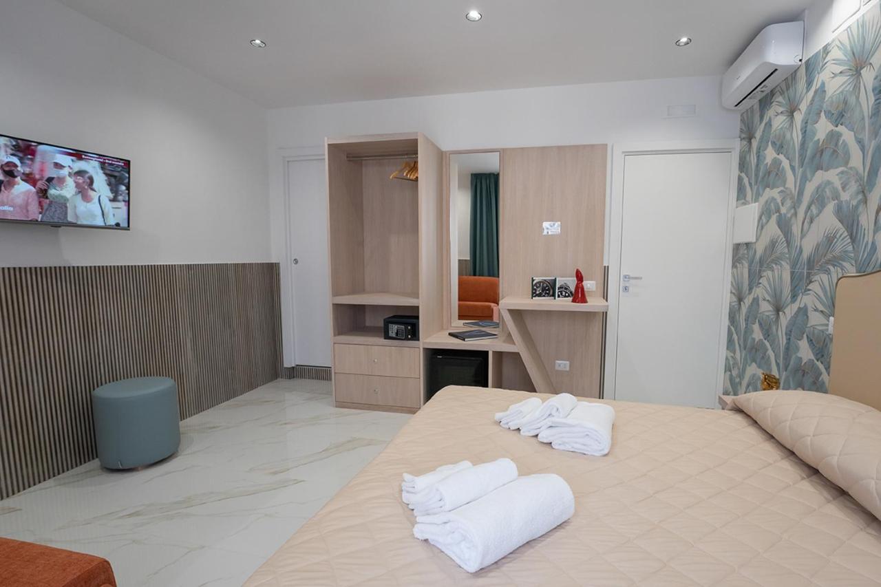 Greros H. Rooms Napoli Centro By Clapa Group Dislocated Hospitality מראה חיצוני תמונה