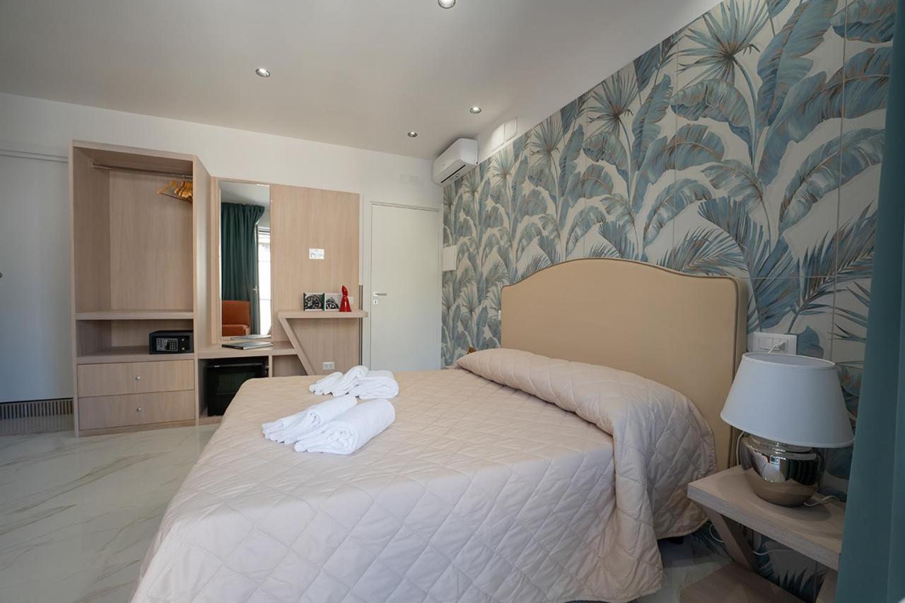Greros H. Rooms Napoli Centro By Clapa Group Dislocated Hospitality מראה חיצוני תמונה