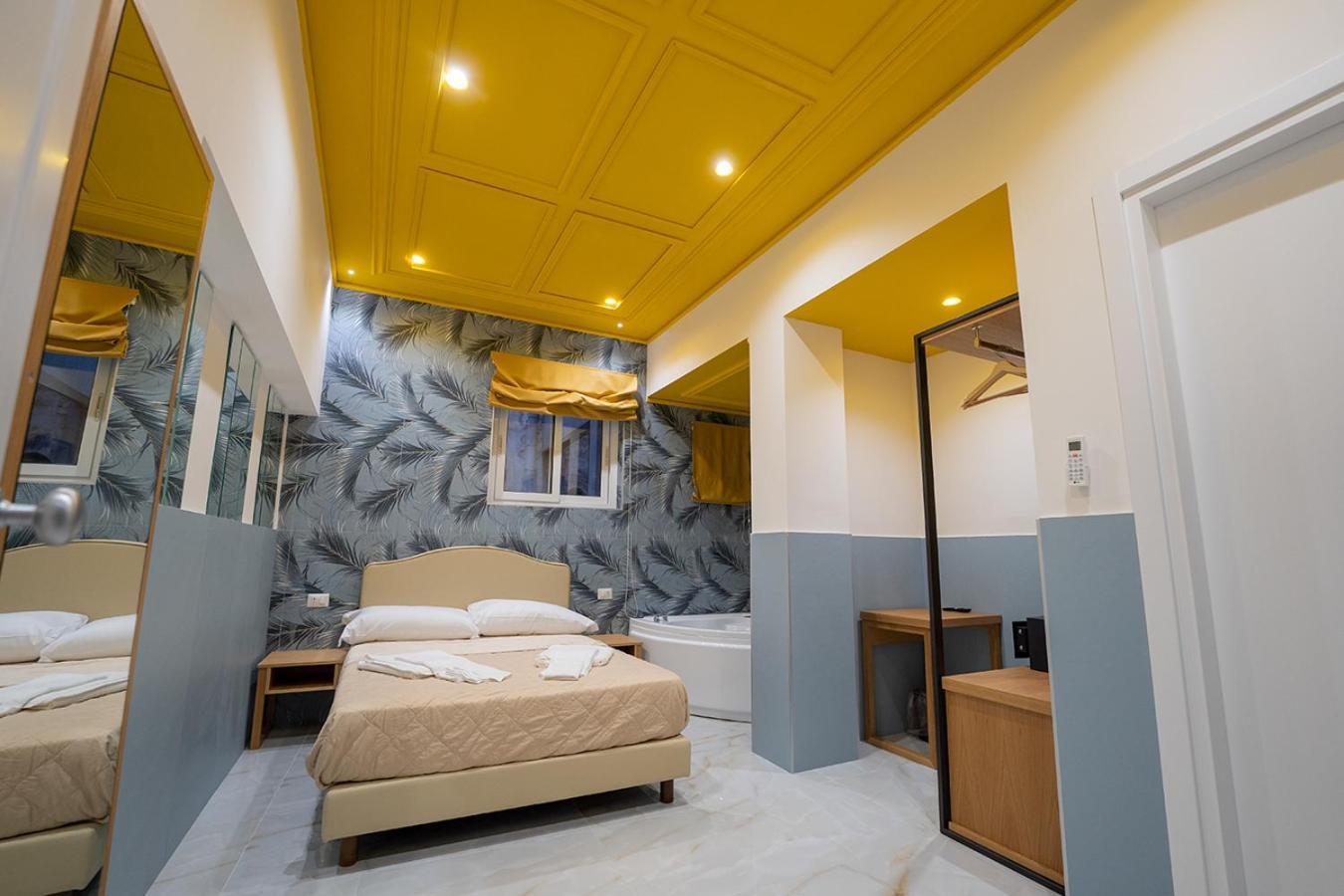 Greros H. Rooms Napoli Centro By Clapa Group Dislocated Hospitality מראה חיצוני תמונה